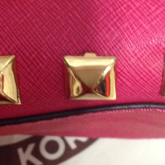 Authentic Michael Kors Pyramid Hamilton large set. - Picture 6 of 7